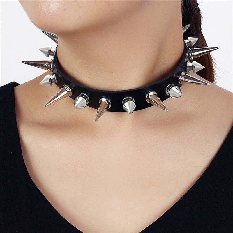 Goth Punk Spike Choker - Punk Langer Spike-Choker aus Kunstleder für
